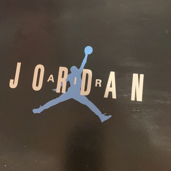 Jordan 11 Retro Low Legend Blue